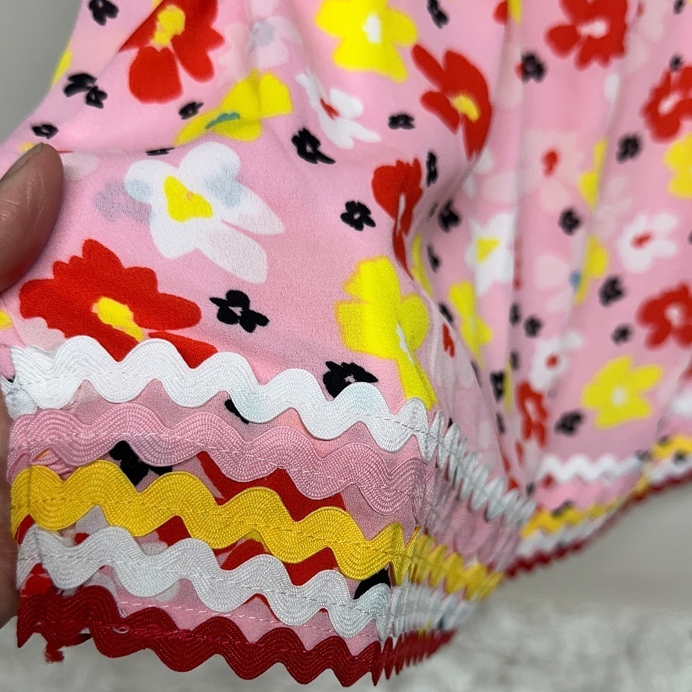 Chic Floral Pink Dress with Ruffle Sleeves - Picture 4 of 8